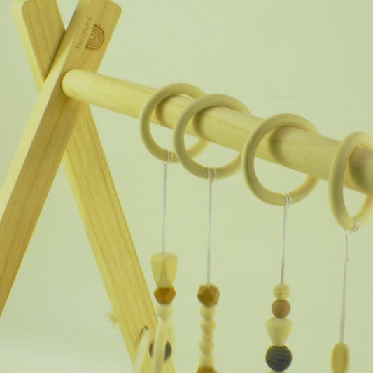 babygym houten speeltjes